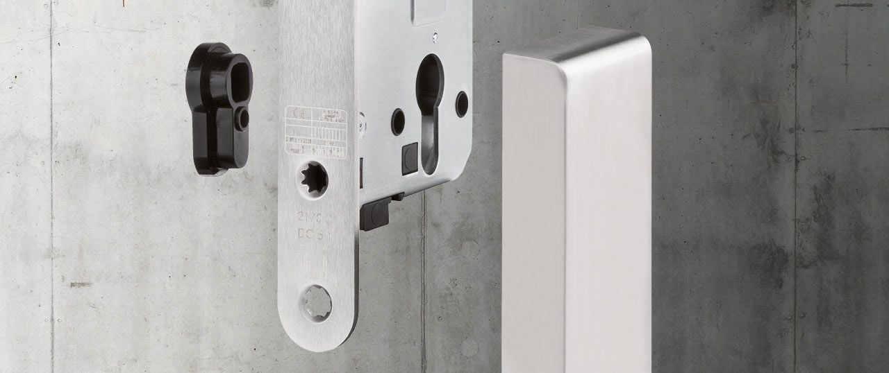 Electronic locks and cylinders for access control systems
